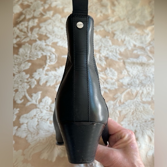 DKNY leather booties almond toe - Picture 4 of 13